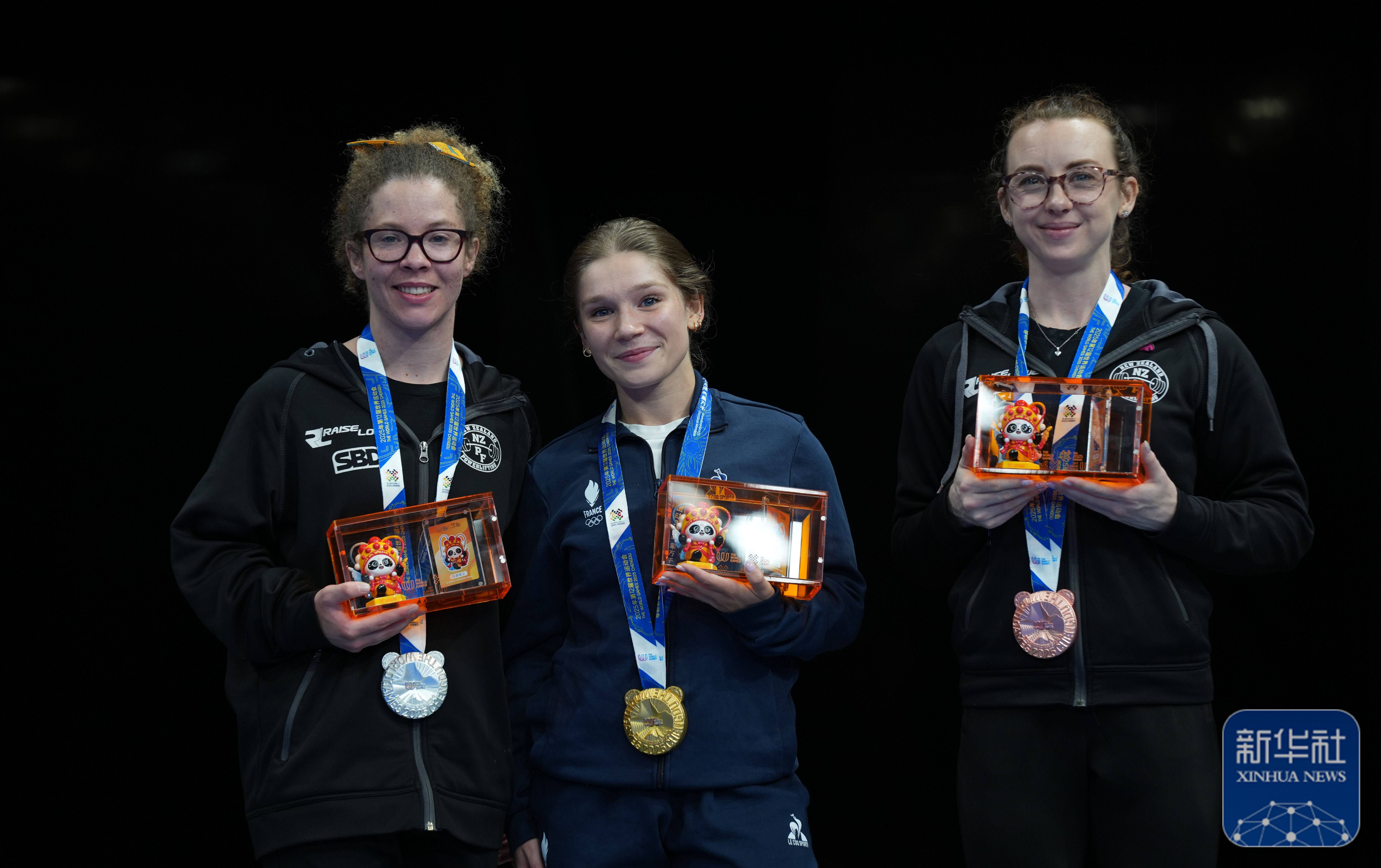 mk体育在线下载-法国队连胜上届冠军，勇夺国际赛冠军(法国队冠军是哪一年)