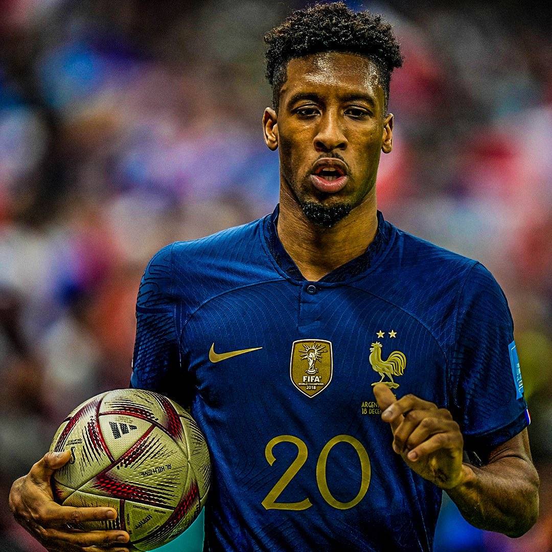 mk体育娱乐-足坛新星秀技：拉什福德传接连发导曼联重回巅峰(拉什福德疑似因伤下场 为曼联打进86球超贝克汉姆)